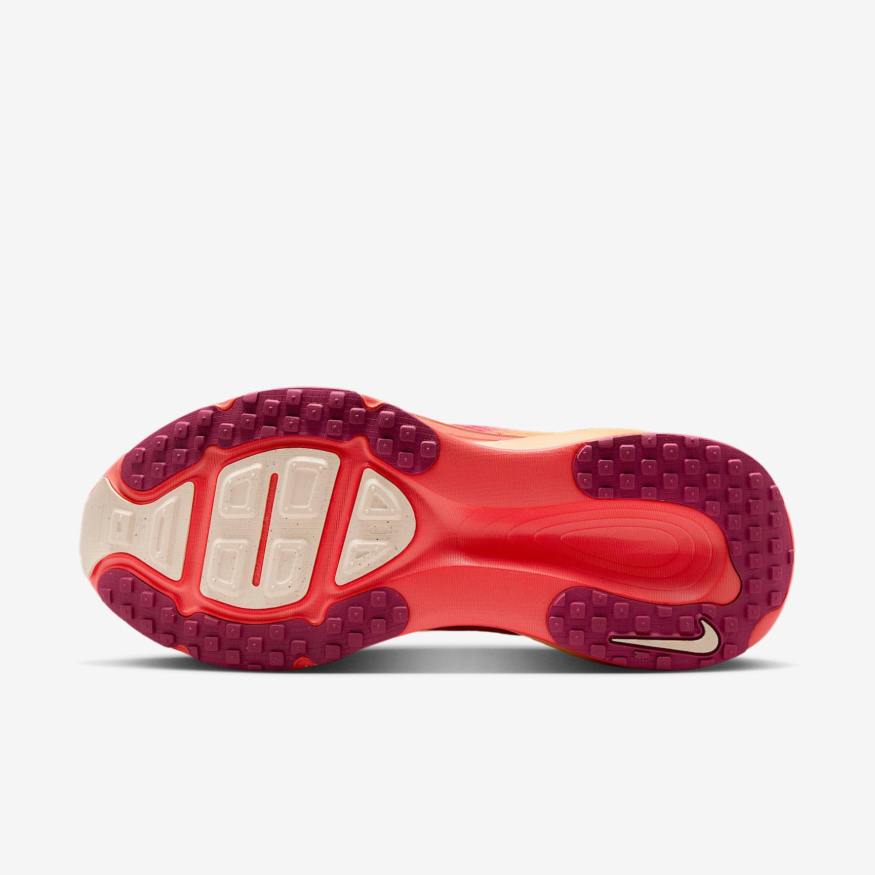 Nike Vomero 18 SE Women's Road Running Shoes Product Image