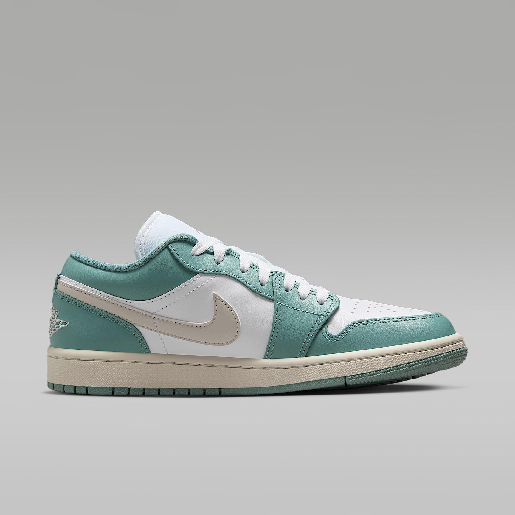Air Jordan 1 Low Women's Shoes Product Image