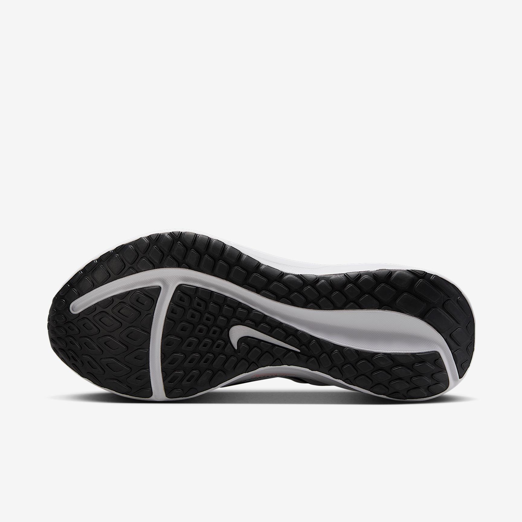 Nike Men's Downshifter 13 Road Running Shoes (Extra Wide) Product Image