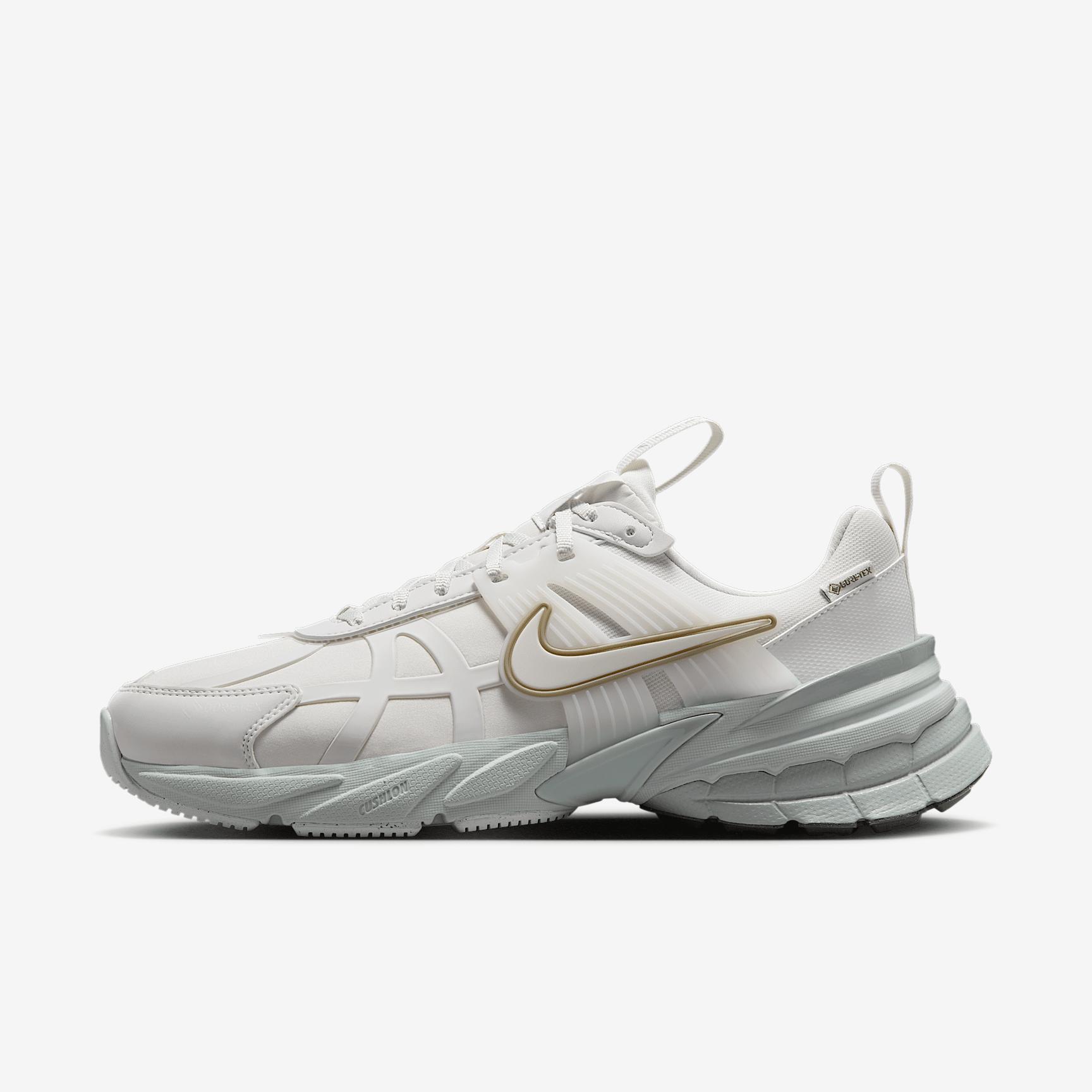 Nike Women's V2K Run GORE-TEX Waterproof Shoes Product Image