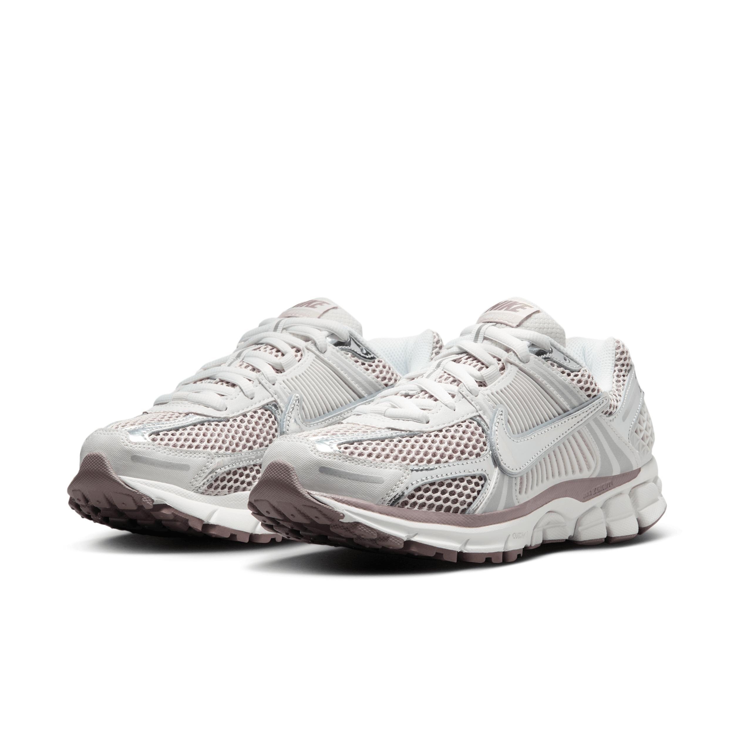 Nike Women's Zoom Vomero 5 Shoes Product Image