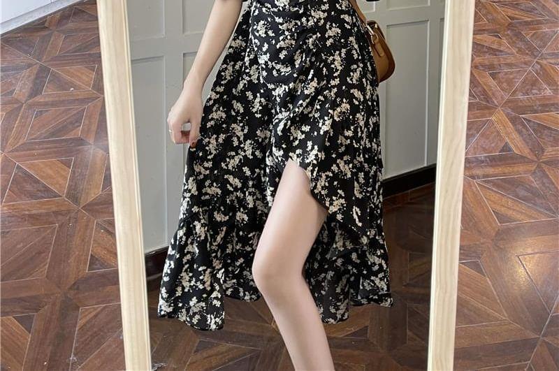 Short-Sleeve V-Neck Floral Print Ruffle High-Low A-Line Dress Product Image