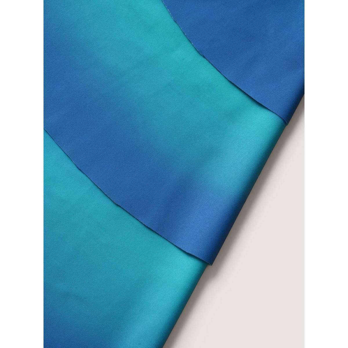 Plus Size V Neck Ombre Tiered Ruffles Swim Top Women's Swimwear Teal Beach Contrast High stretch Bodycon V-neck Curve Swim Tops BloomChic 12/L Product Image