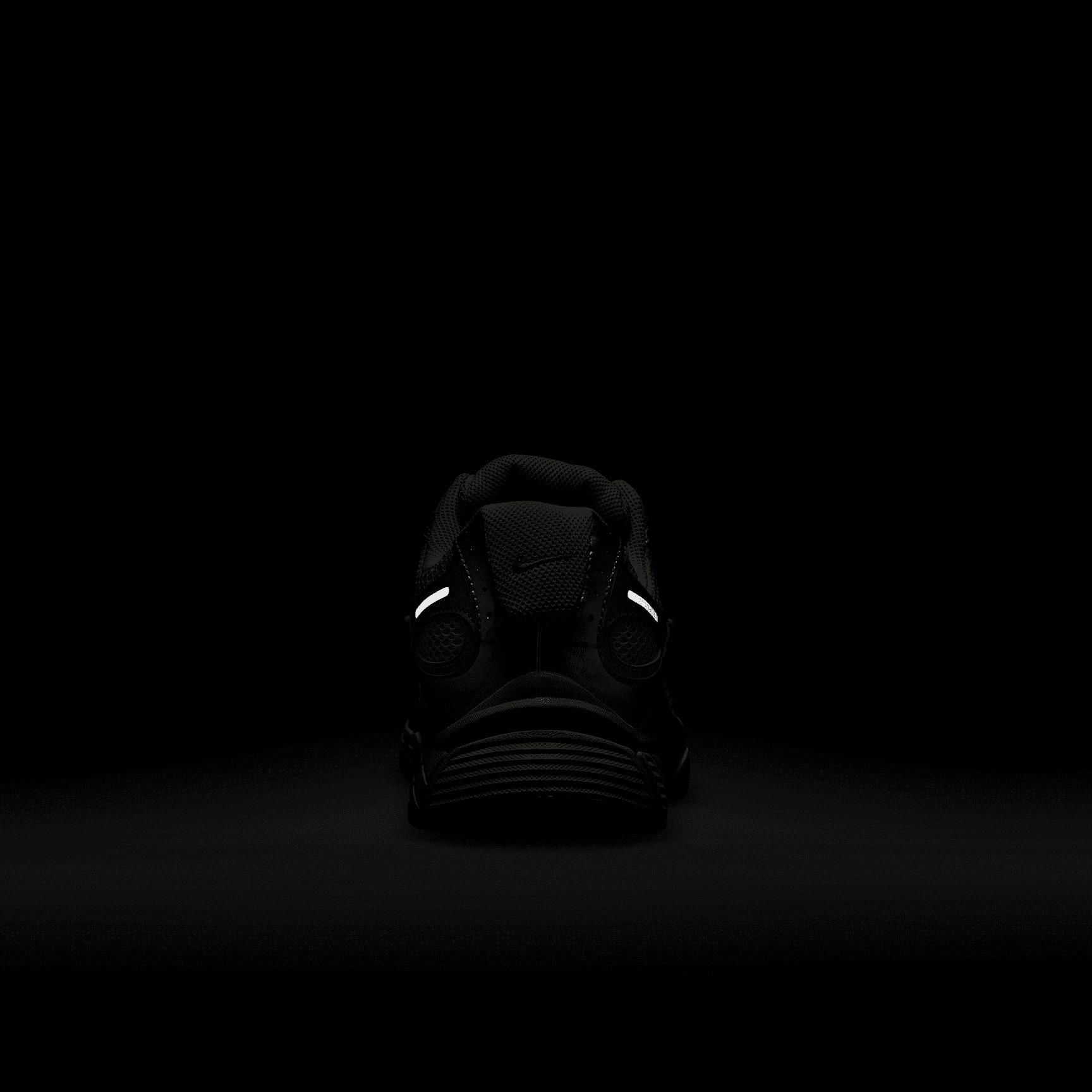 Nike V5 RNR Men's Shoes Product Image