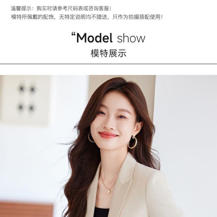 Peak Lapel Plain Single-Button Blazer Product Image