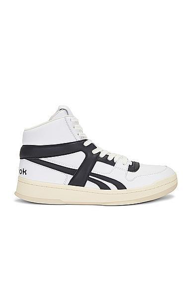 Bb5600 Sneaker Product Image