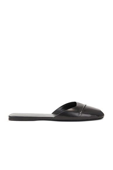 Milla Flat Product Image