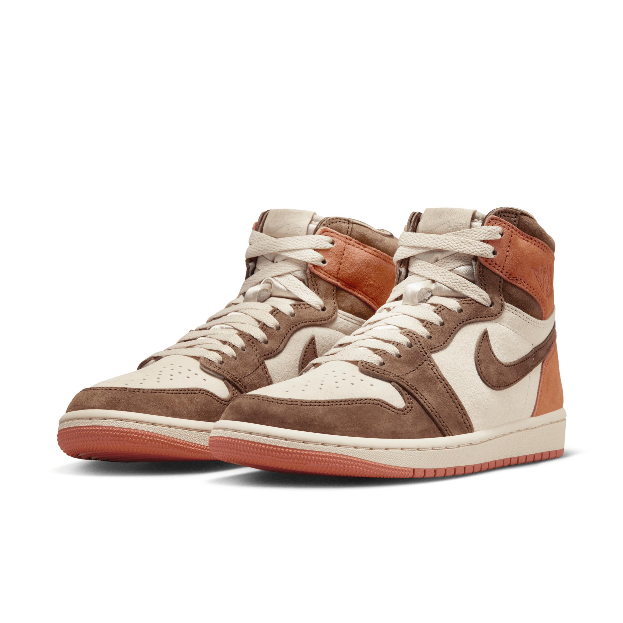 Jordan Womens Jordan Retro 1 High OG - Womens Basketball Shoes Product Image