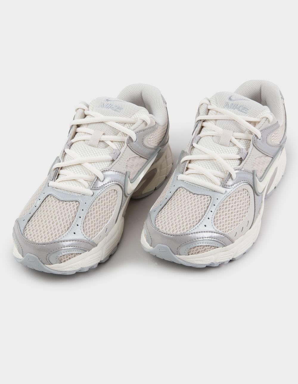 NIKE V5 RNR Mens Shoes - OATMEAL Product Image