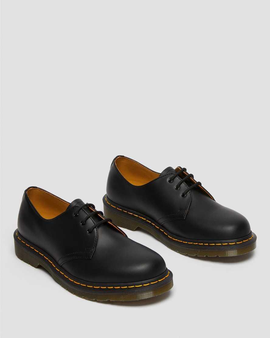Dr. Martens Mens 1461 Smooth Leather Oxfords Product Image