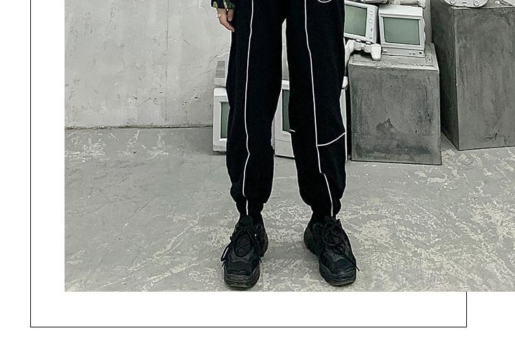 Long-Sleeve Camo Print Half-Zip Drawstring Crop Sweatshirt Product Image