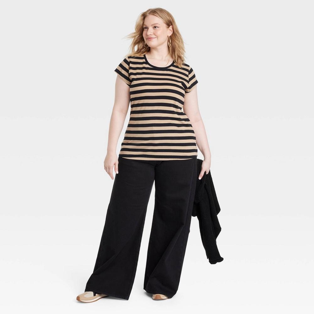 Womens Fitted Short Sleeve T-Shirt - Universal Thread Black/Tan Striped 1X Product Image