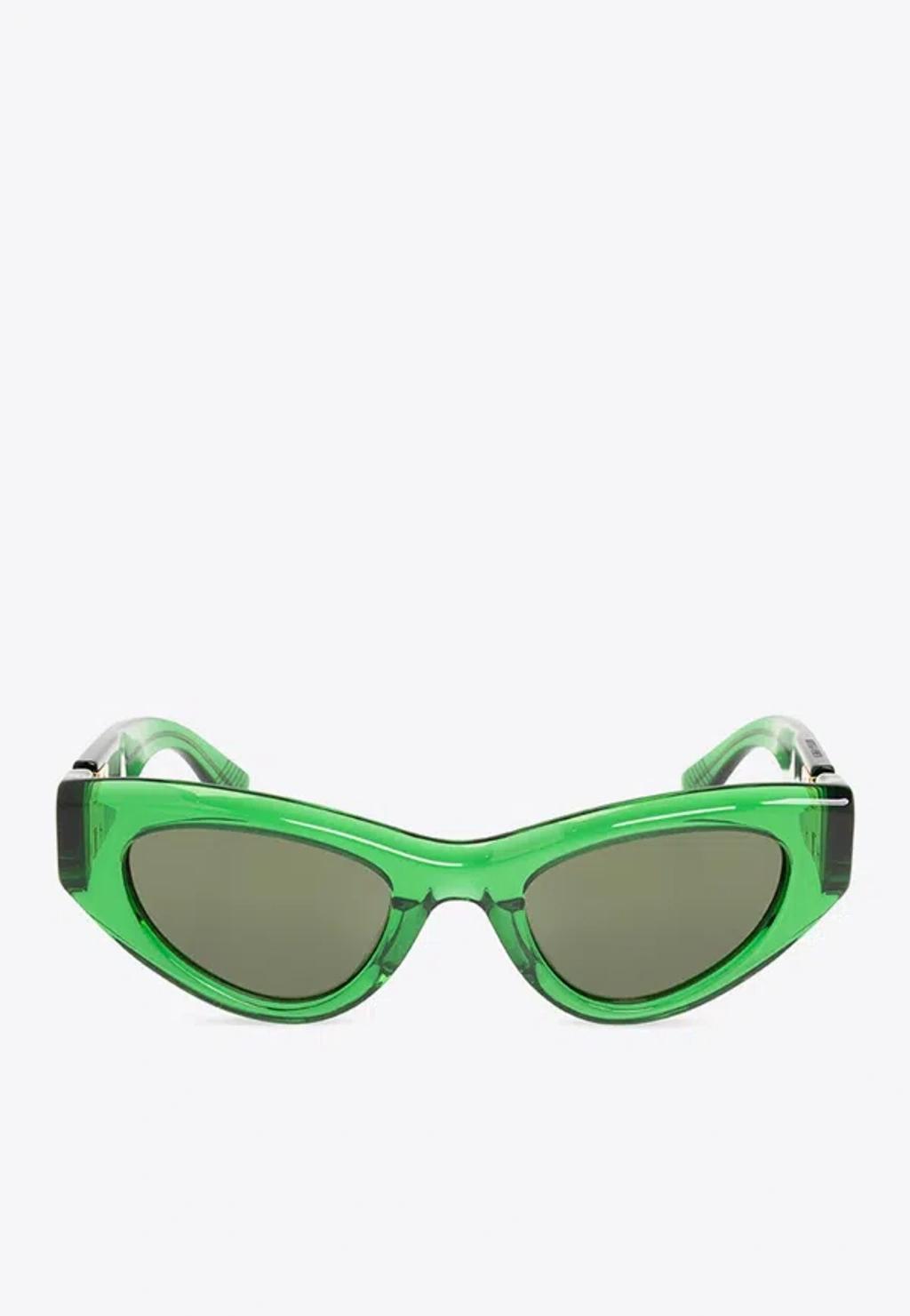 BOTTEGA VENETA Eyewear Logo Plaque Cat In Green Product Image