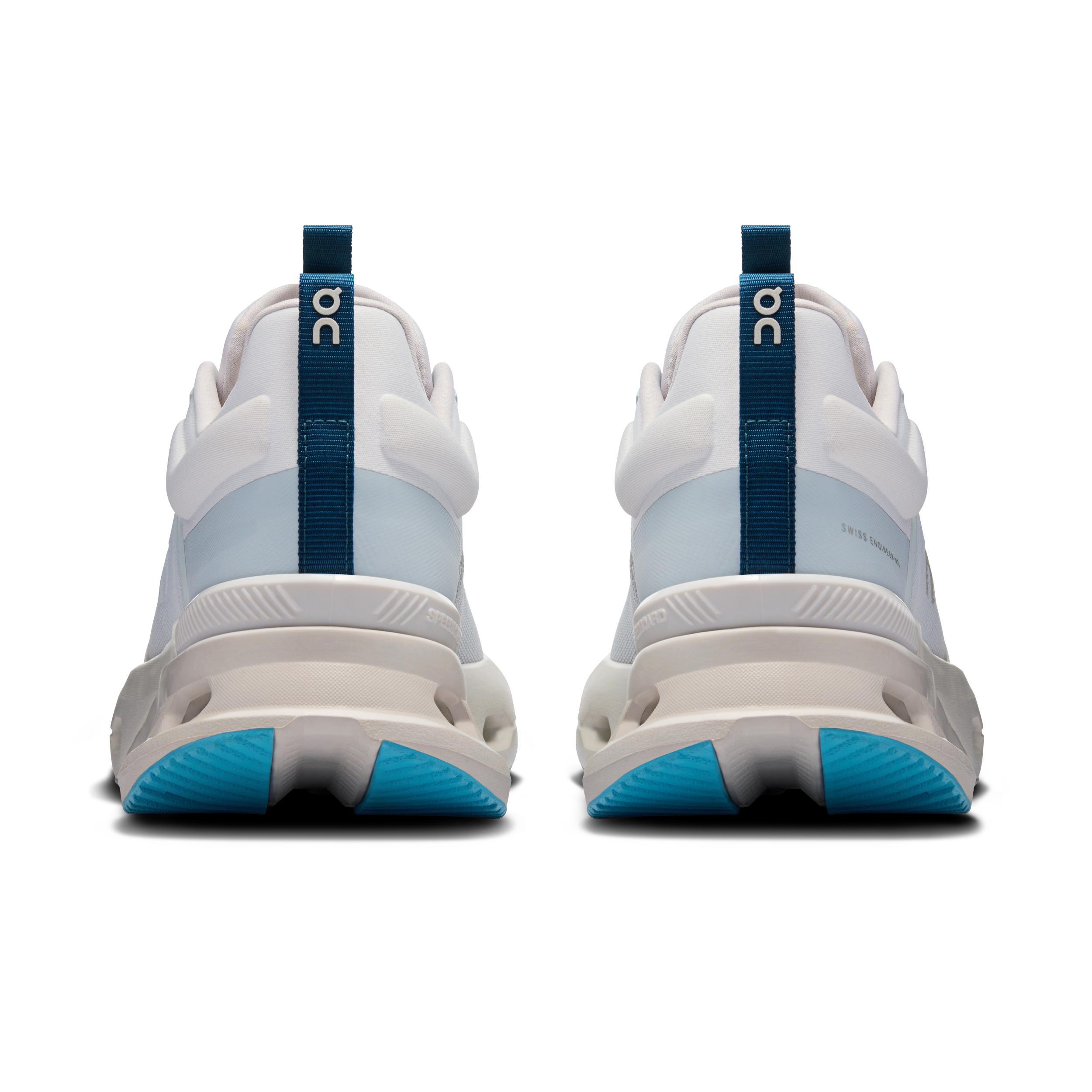 The Cloudnova X: Versatile Women’s Workout Shoe | On Product Image