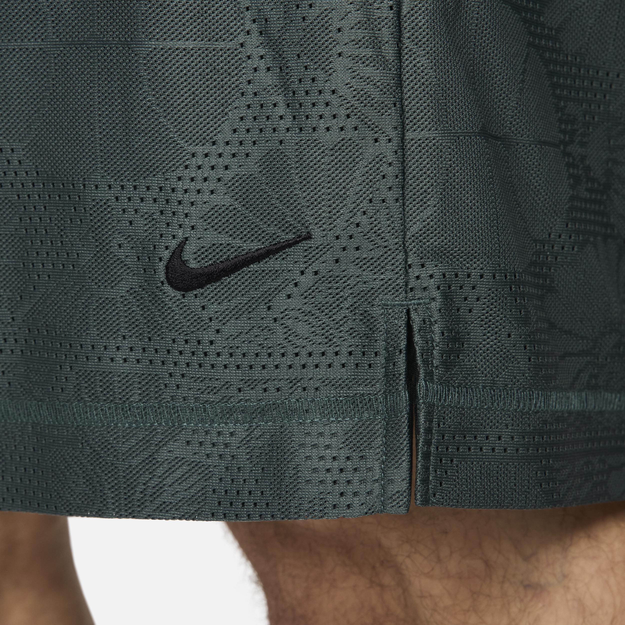 Nike Men's Standard Issue 6" Dri-FIT Reversible Basketball Shorts Product Image