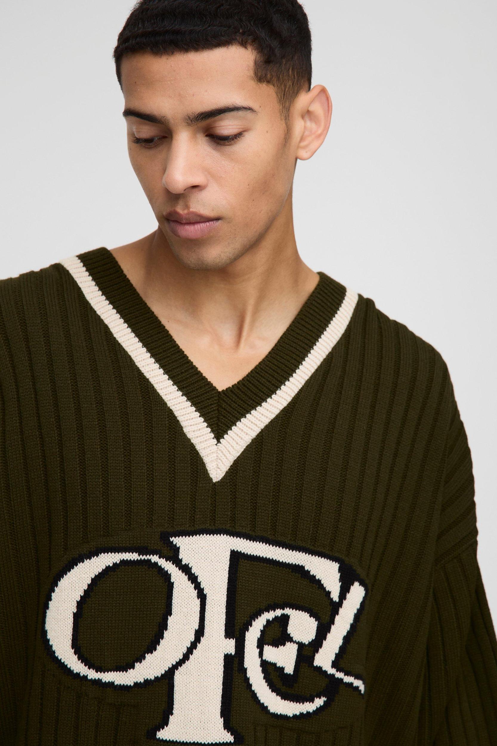 Boxy Ofcl V Neck Knitted Sweater | boohooMAN USA Product Image