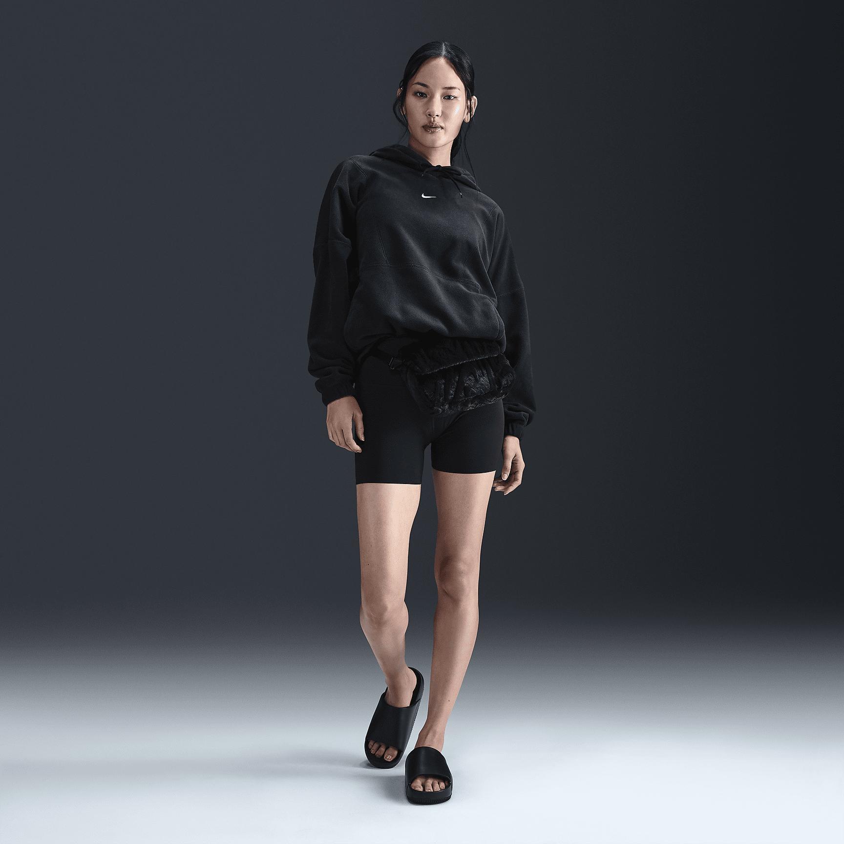 Nike One Women's Oversized Therma-FIT Pullover Fleece Hoodie Product Image