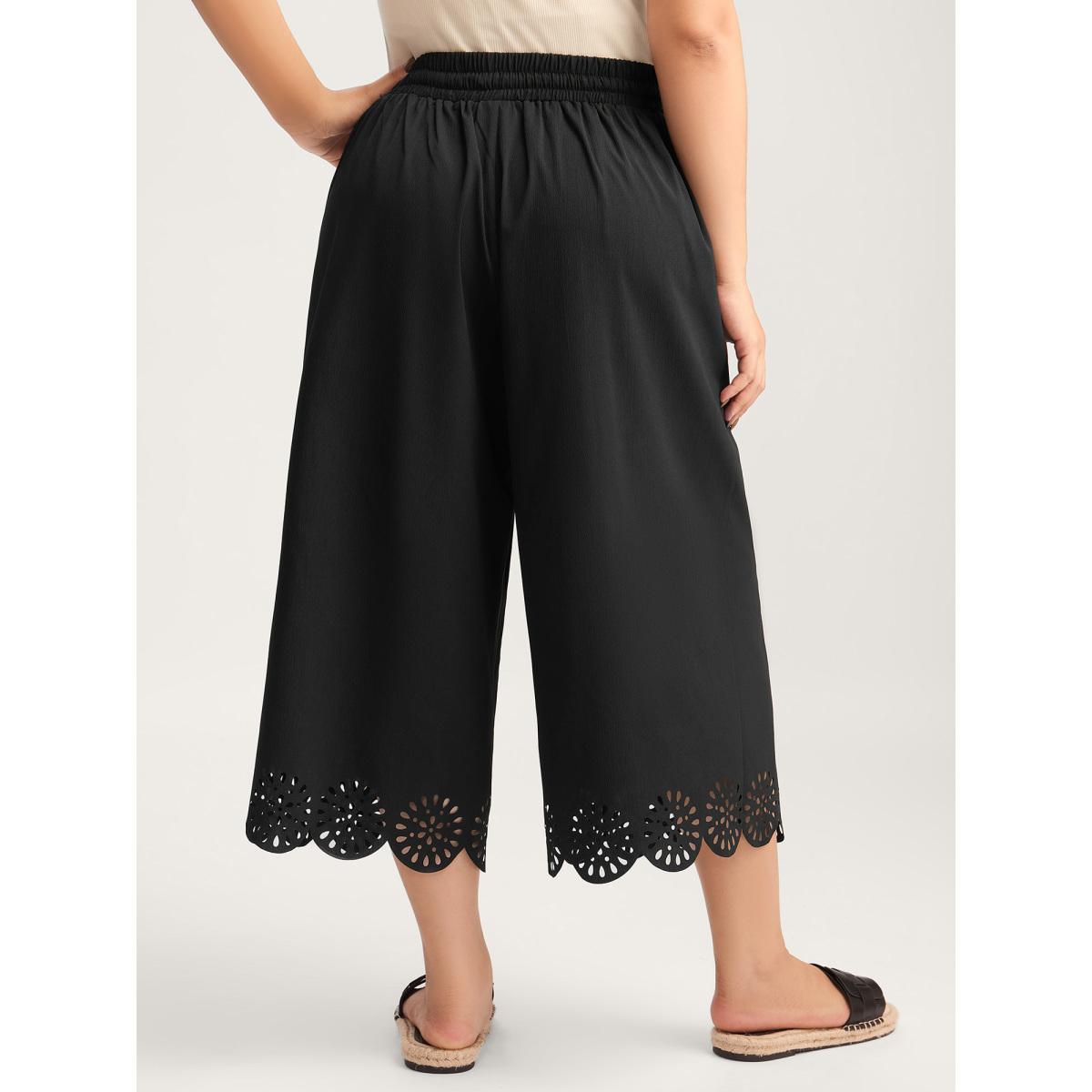 Plus Size Scalloped Hem Laser Cut Wide-Leg Pants Women Black Casual Wide Leg Mid Rise Everyday-Casual Pants BloomChic 22-24/3X Product Image