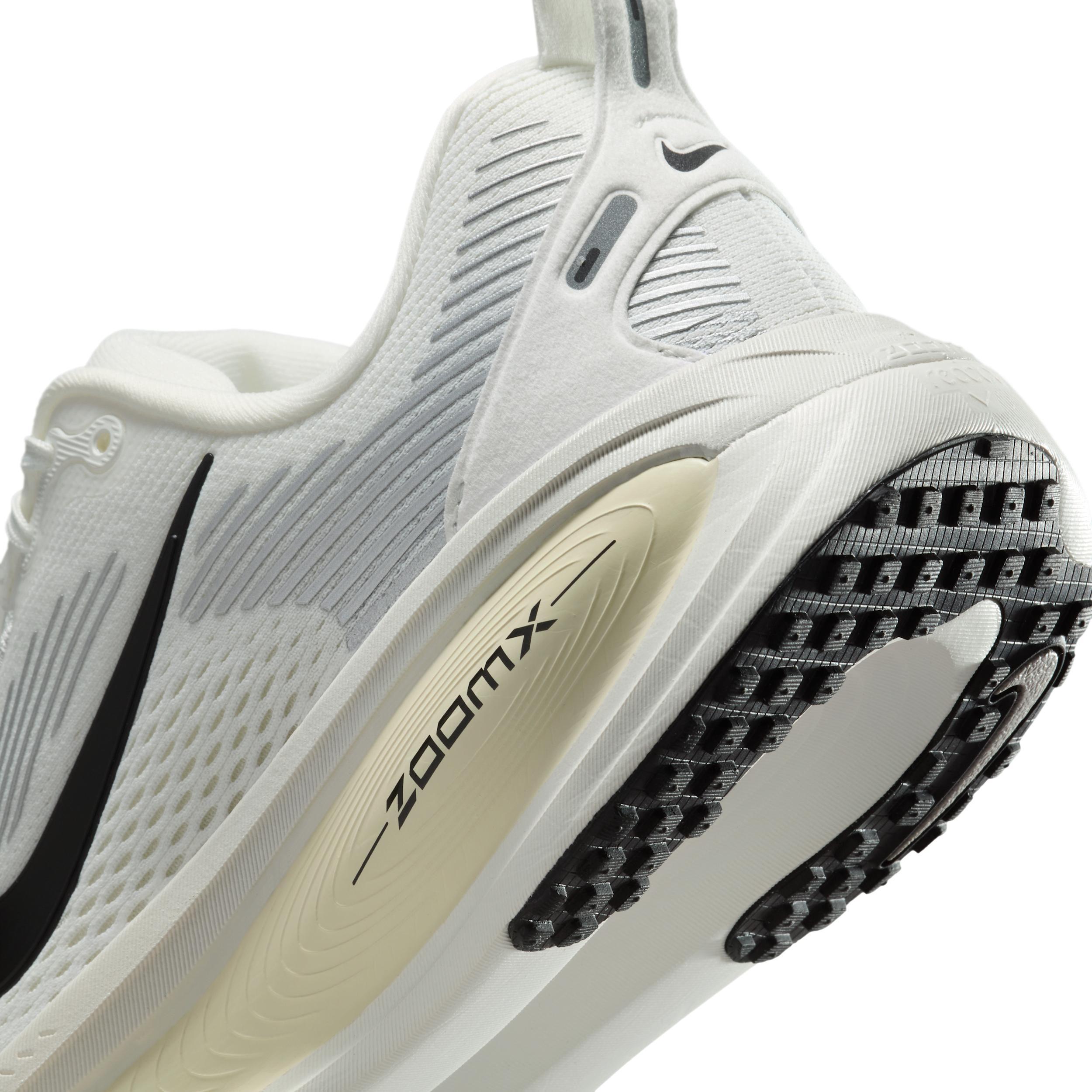 Nike Women's Vomero 18 Road Running Shoes Product Image