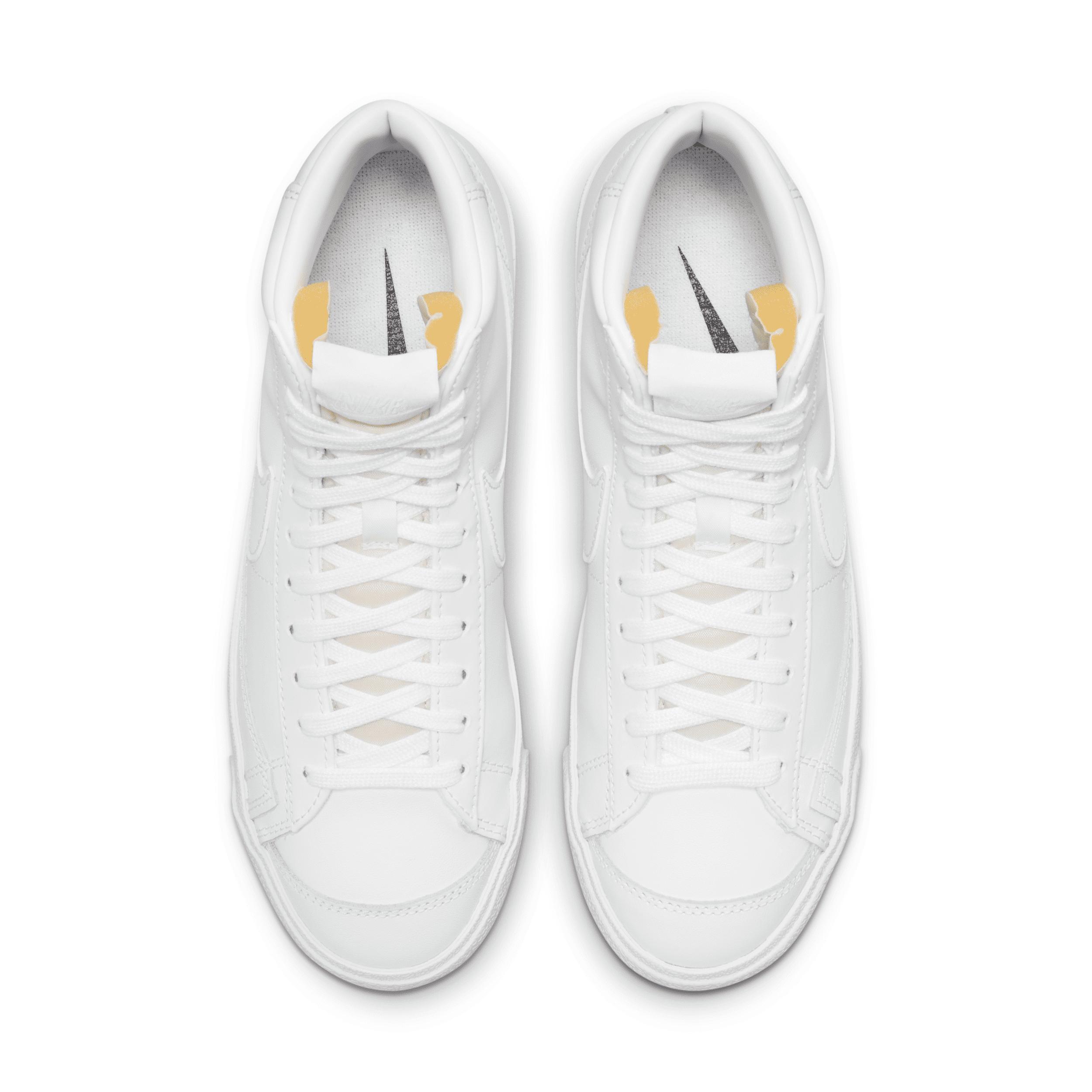 Nike Womens Blazer Mid 77 Shoes Product Image