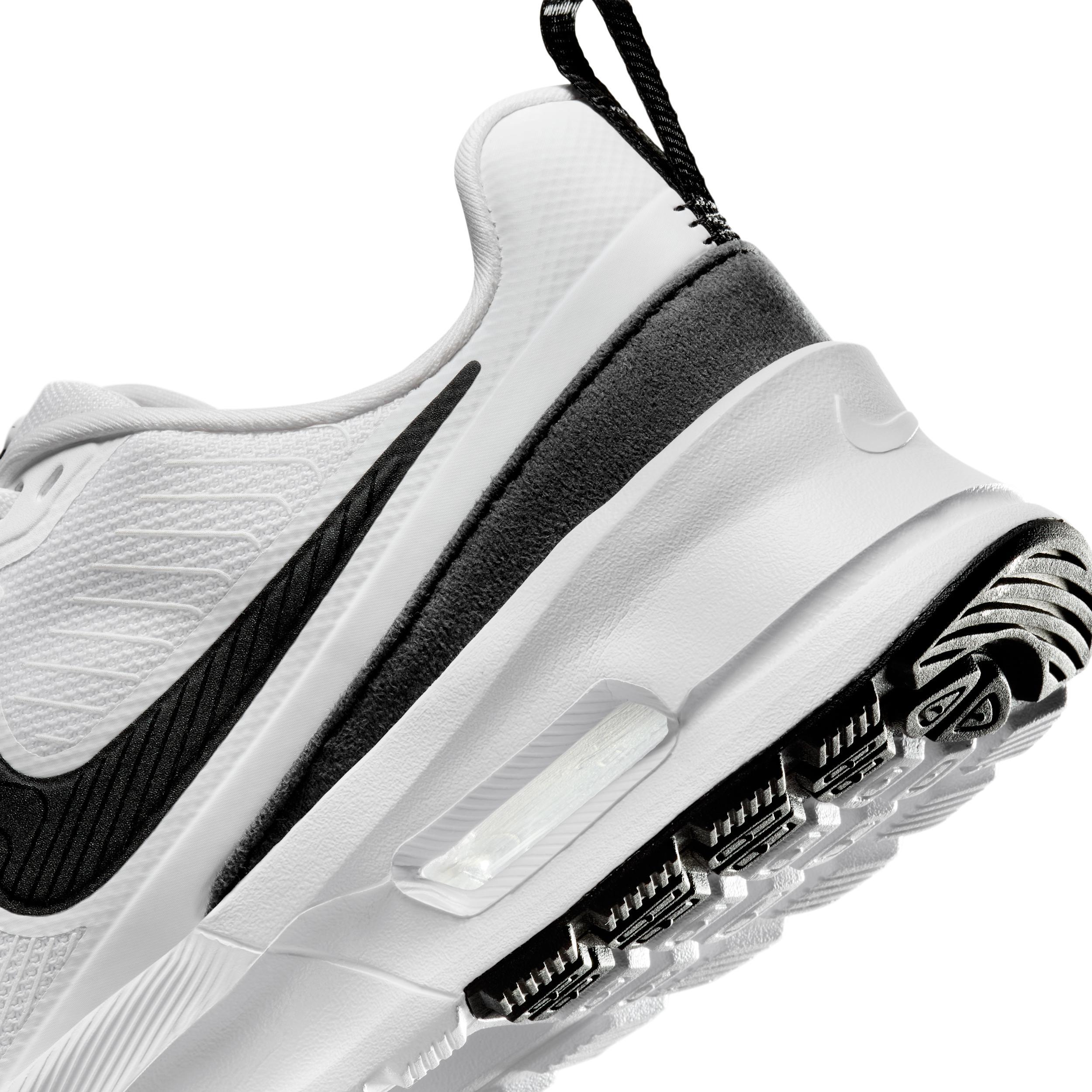 Nike Women's Air Max Nuaxis Shoes Product Image