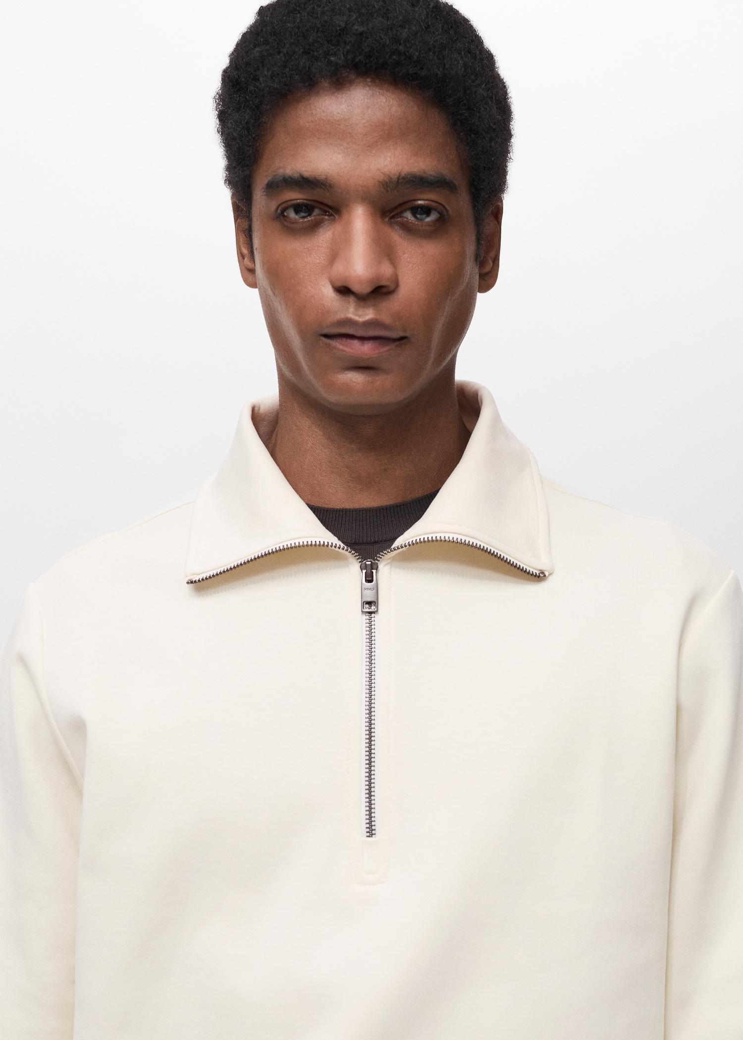 Regular-fit cotton sweatshirt with zipper - Men | MANGO USA Product Image
