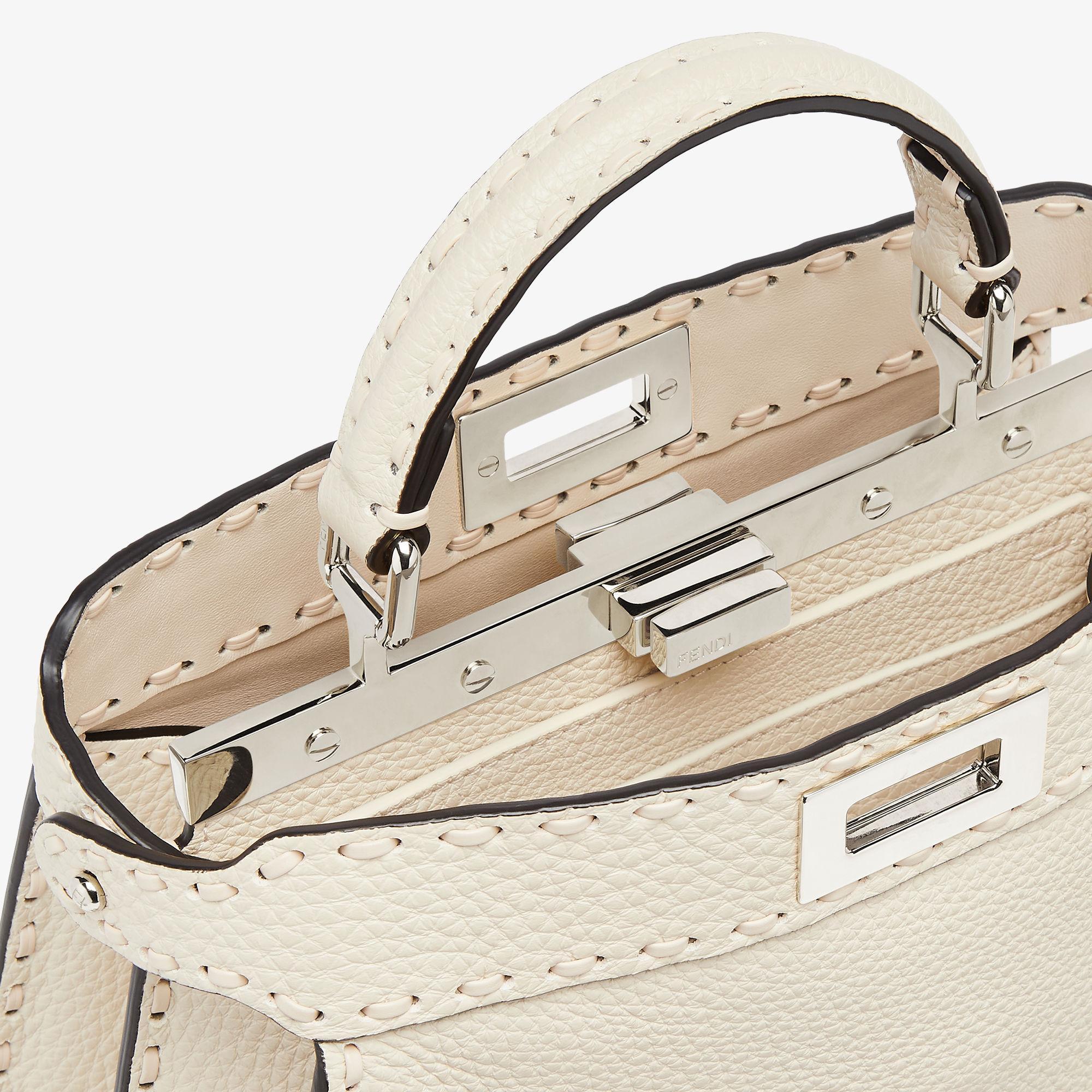 Peekaboo ISeeU SmallCamellia-colored Selleria bag with 556 hand-sewn topstitches Product Image