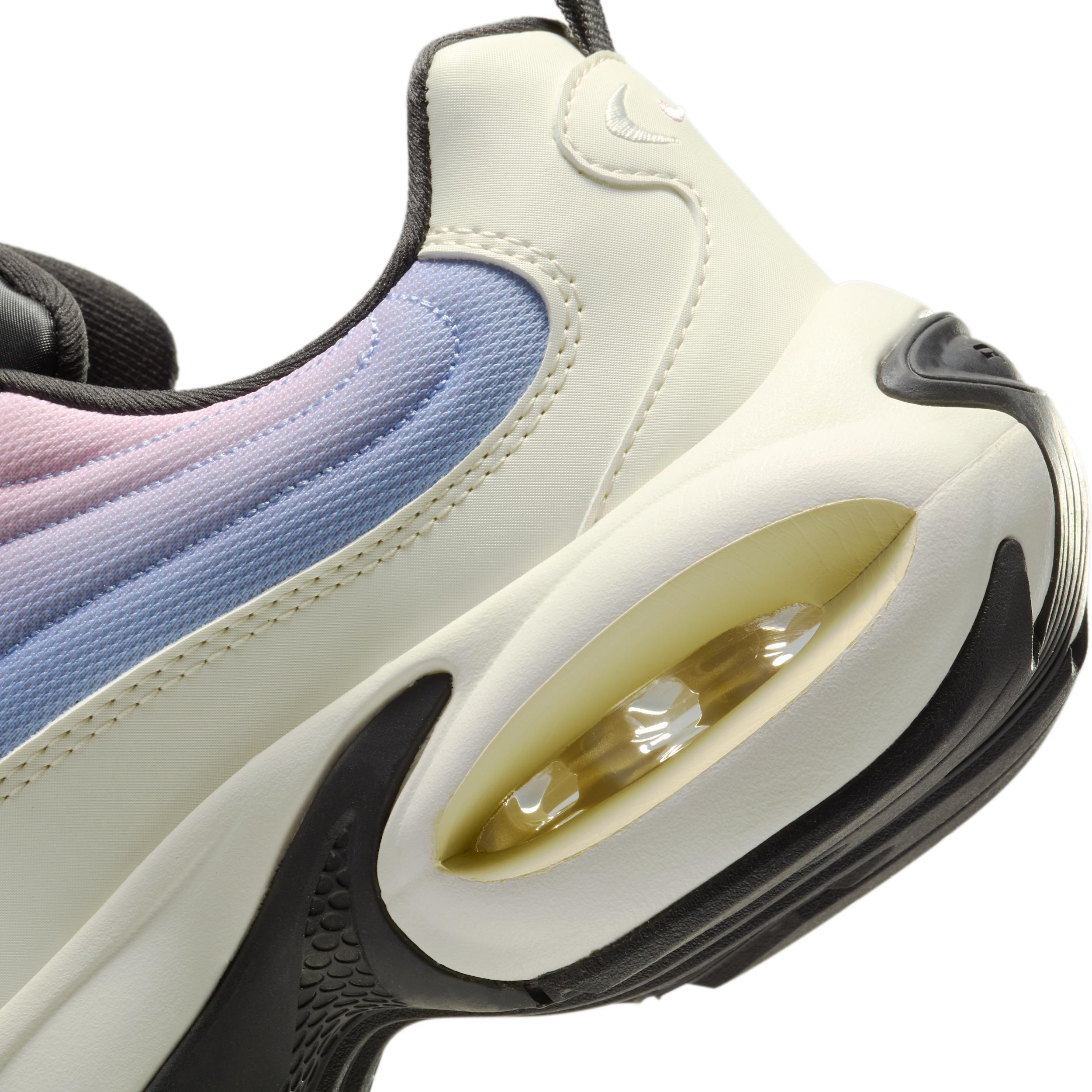 Nike Women's Air Max Portal Shoes Product Image