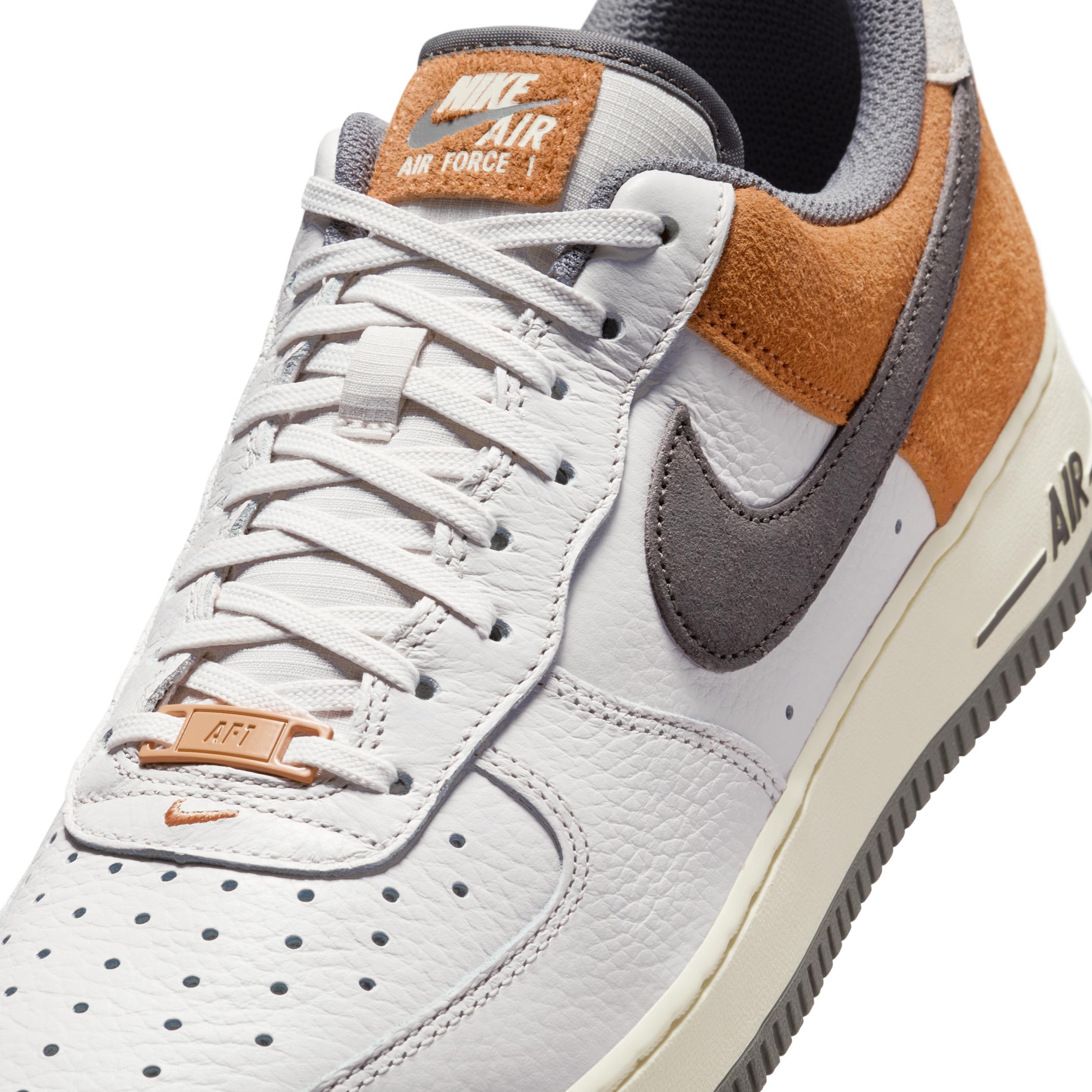 Nike Men's Air Force 1 '07 LV8 Shoes Product Image