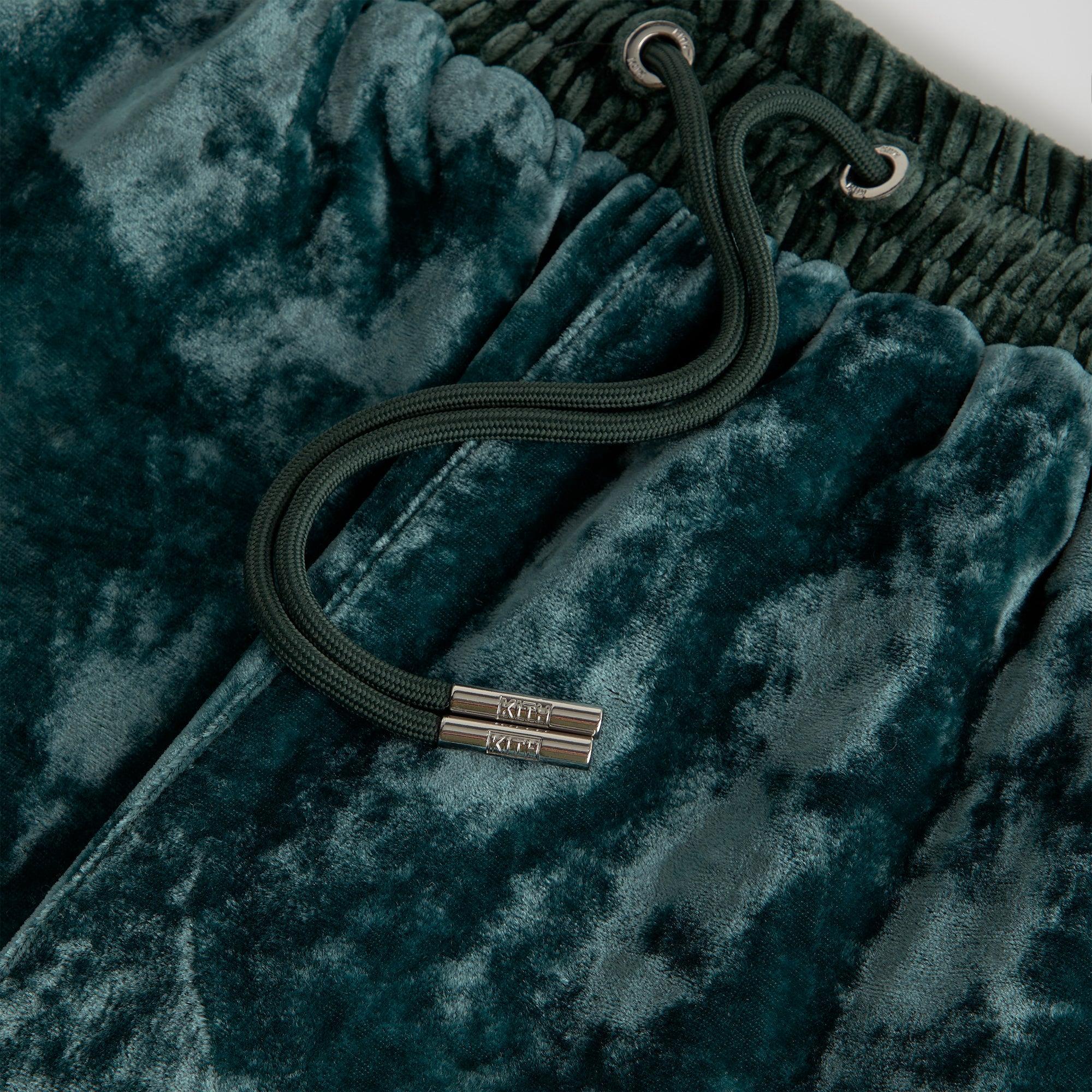 &Kin Crushed Velvet Keon Short - Algae Male Product Image
