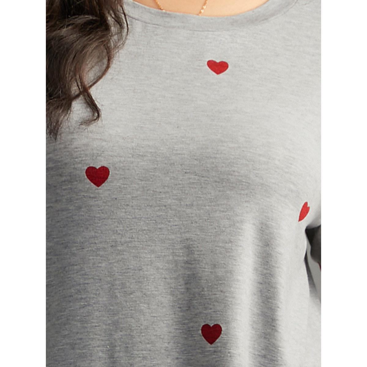 Plus Size Heart Print Crew Neck T-shirt Gray Women Casual Printed Heart Print Round Neck Dailywear T-shirts BloomChic 18-20/2X Product Image