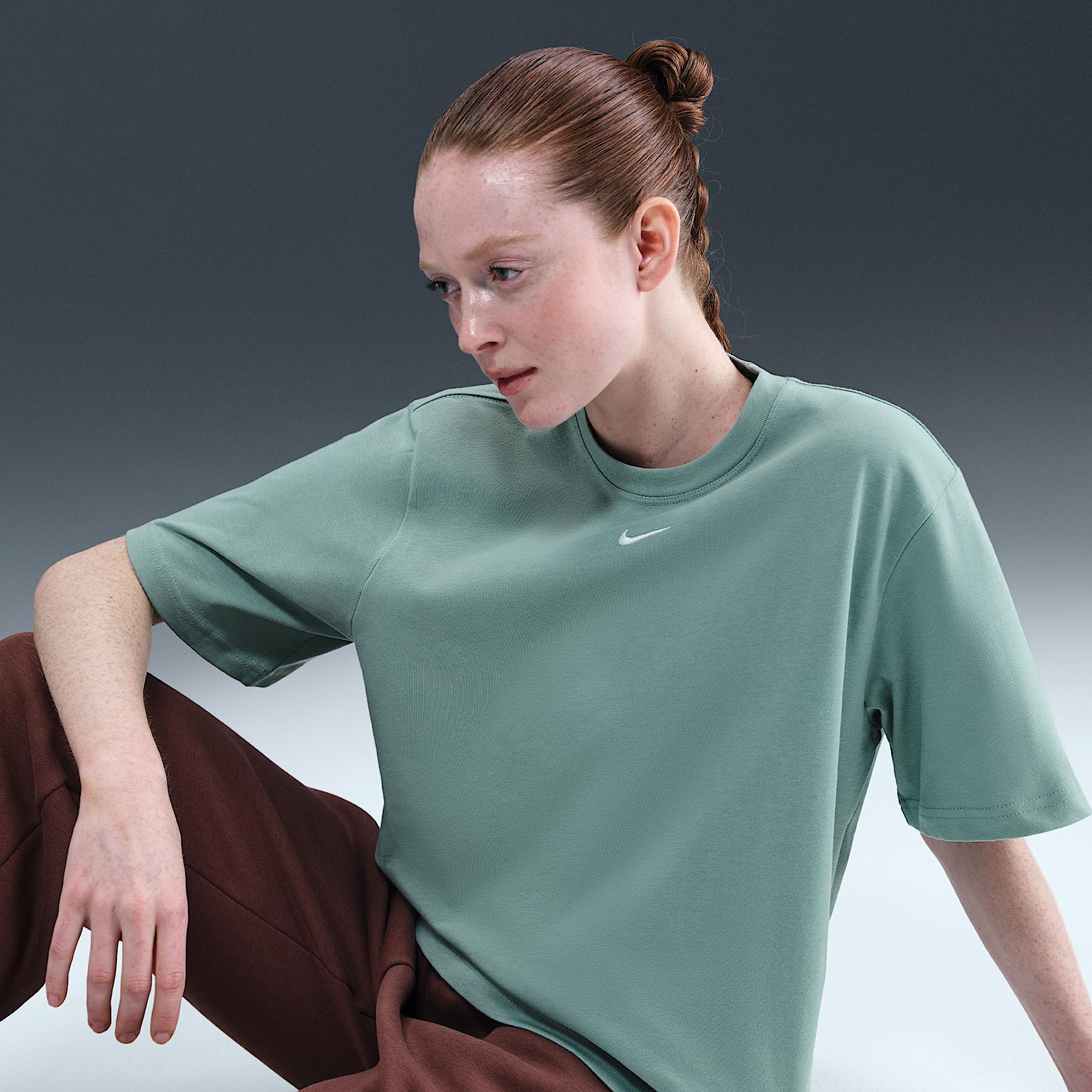 Nike Sportswear Essential Women's Boxy T-Shirt Product Image