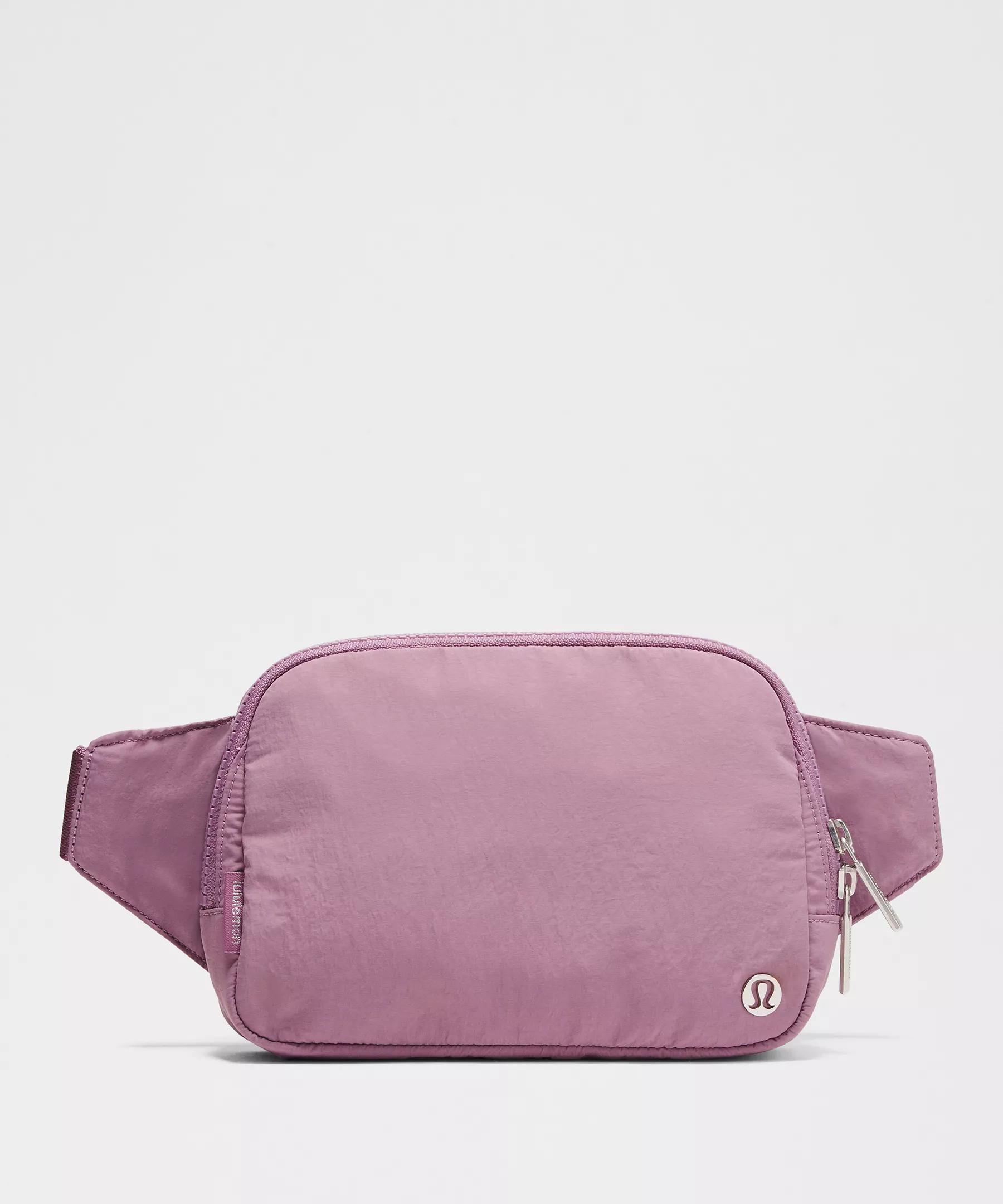 Everywhere Belt Bag Large 2L Product Image