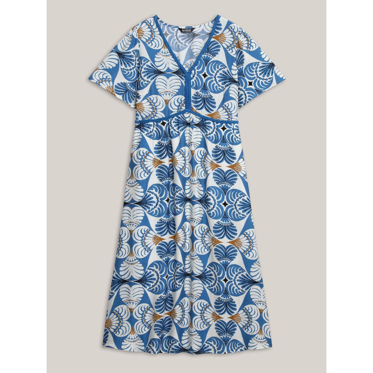 Plus Size Shell Print Lace Detail Flowy Maxi Dress Cerulean Women V-neck Short sleeve Curvy BloomChic 12/L Product Image