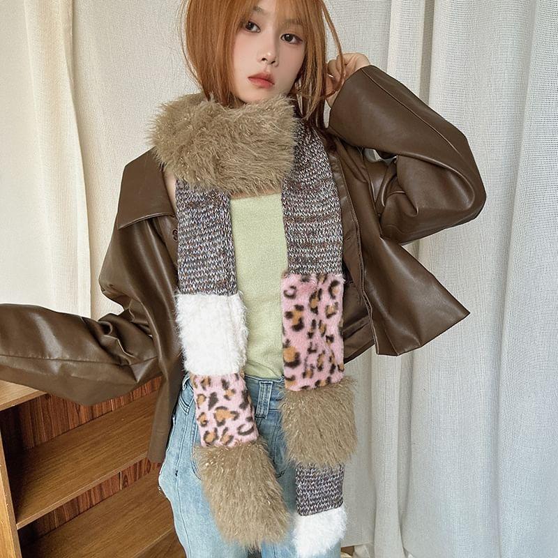Leopard Print Chenille Panel Light Narrow Scarf Product Image