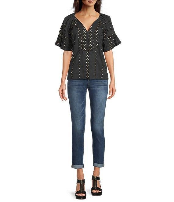 Democracy Contrast Tonal Embroidered Woven Spliced V-Neck Short Raglan Sleeve Top Product Image