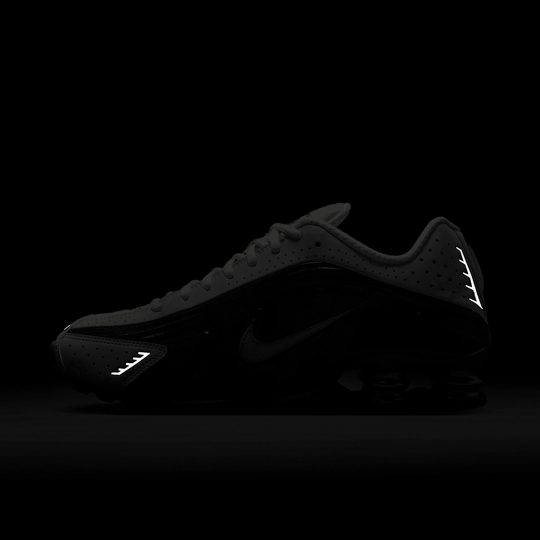Nike Womens Shox R4 Casual Shoes Product Image