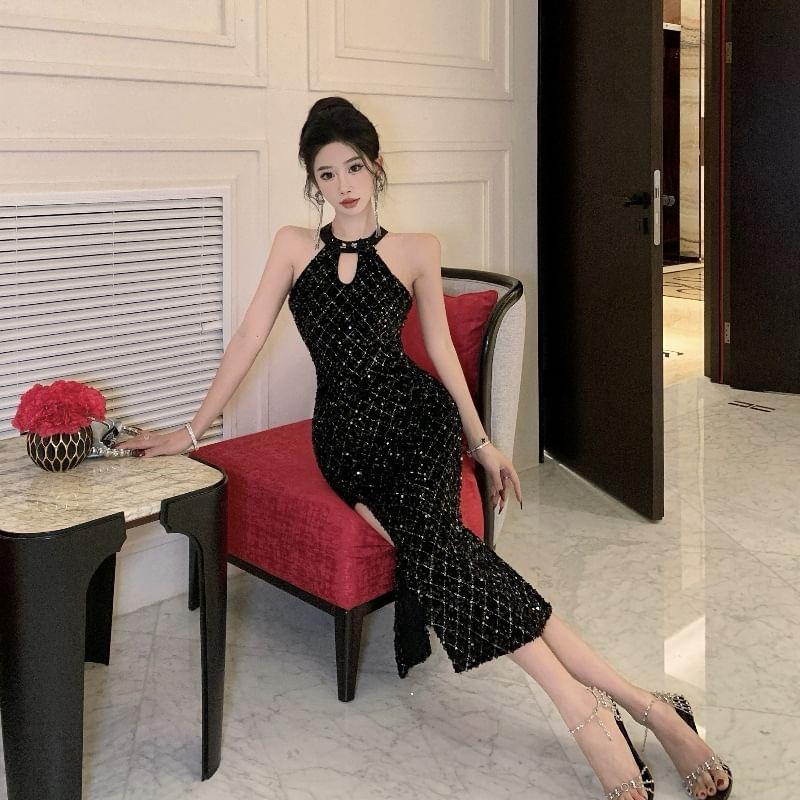 Halter Neck Sequined Slit Midi Bodycon Dress Product Image