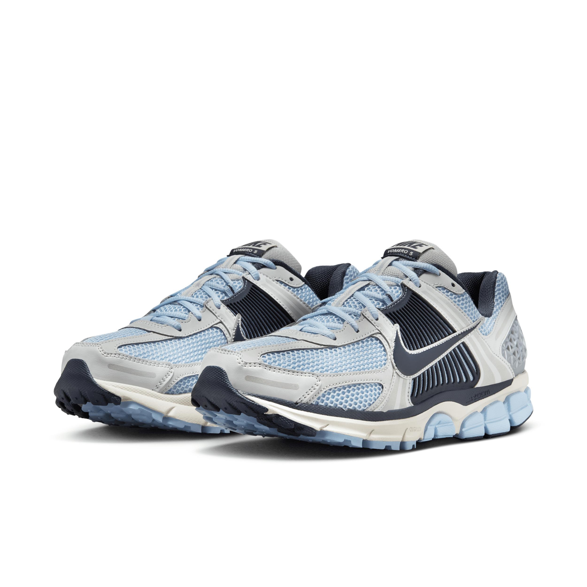 Nike Men's Zoom Vomero 5 Shoes Product Image