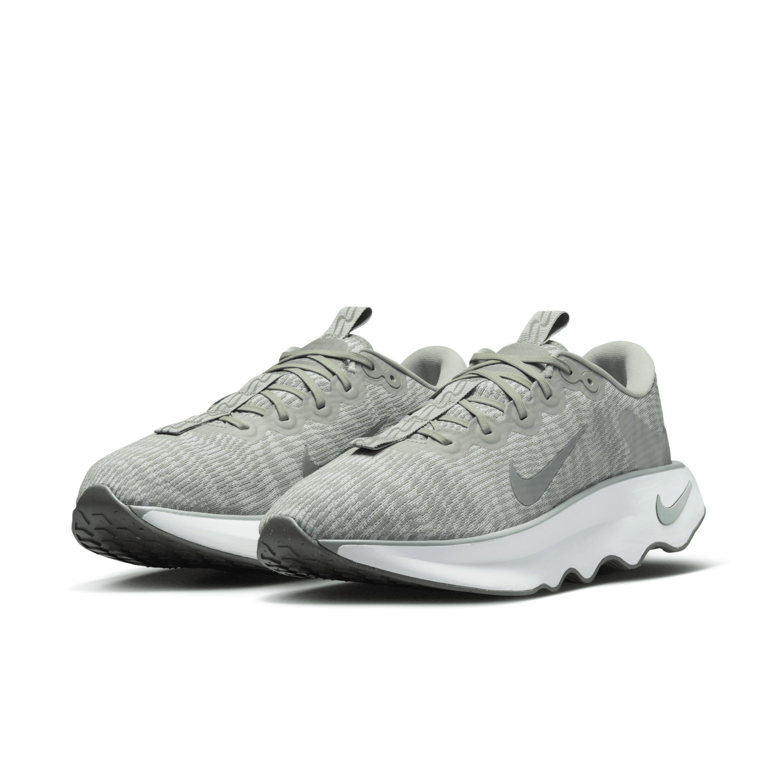 Nike Motiva Men's Walking Shoes Product Image