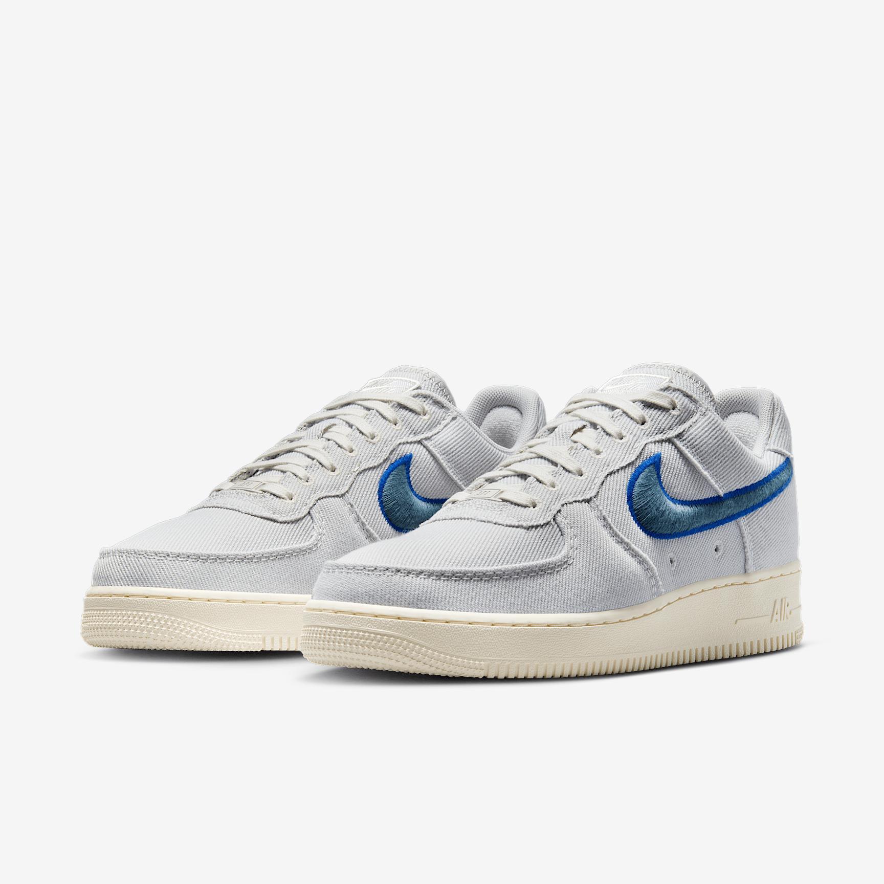 Nike Men's Air Force 1 Low Canvas Shoes Product Image