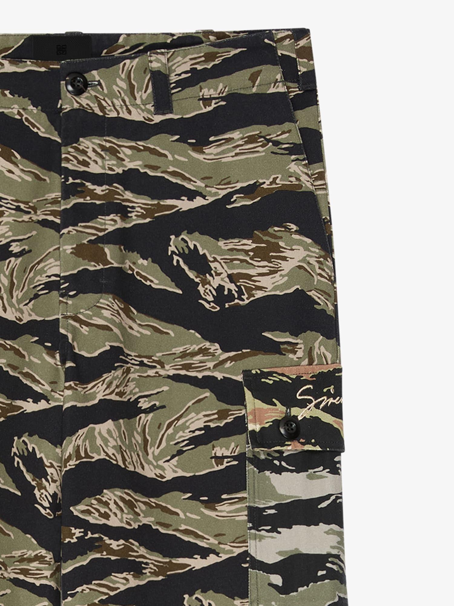 Cargo pants in cotton with camo print Product Image