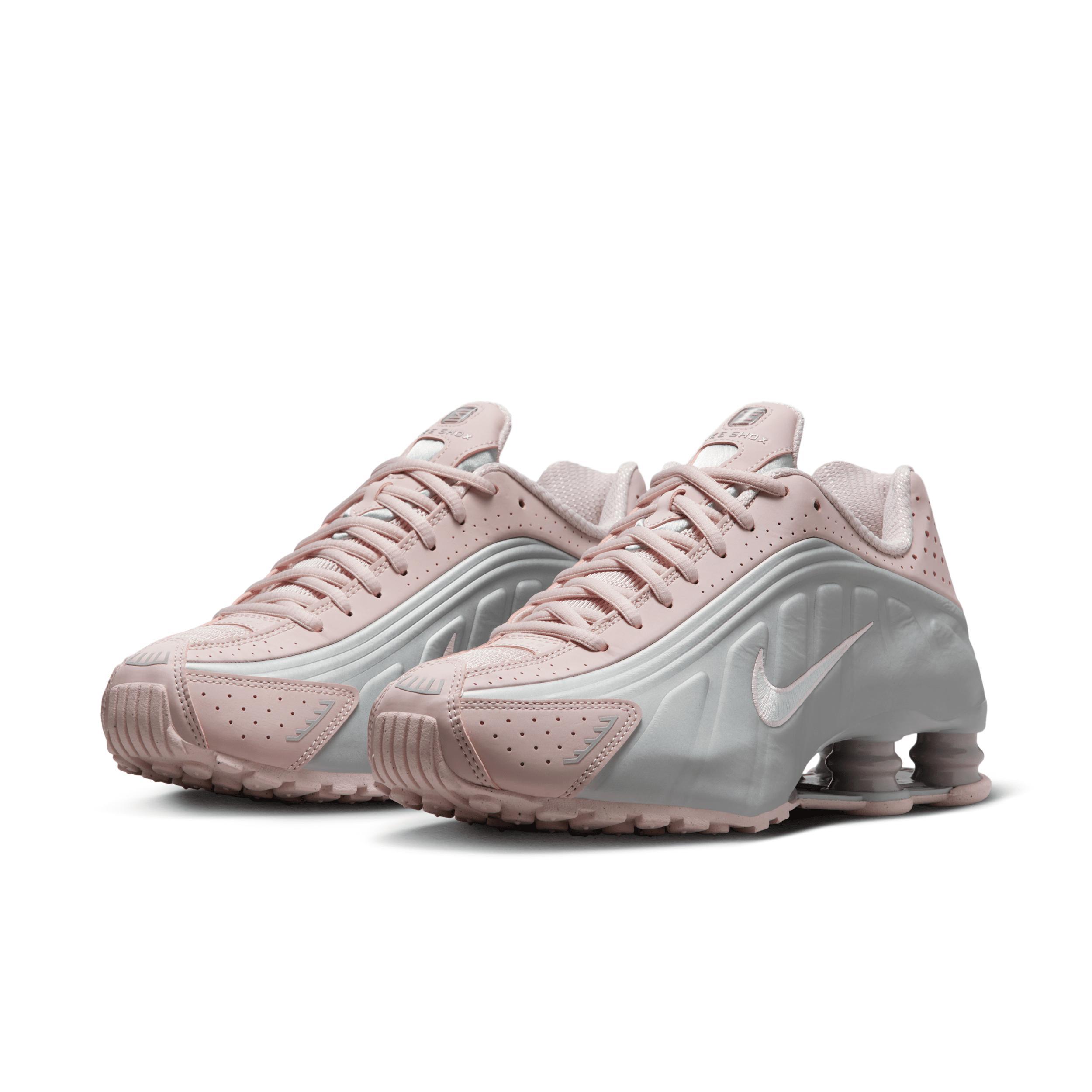 Nike Women's Shox R4 Shoes Product Image