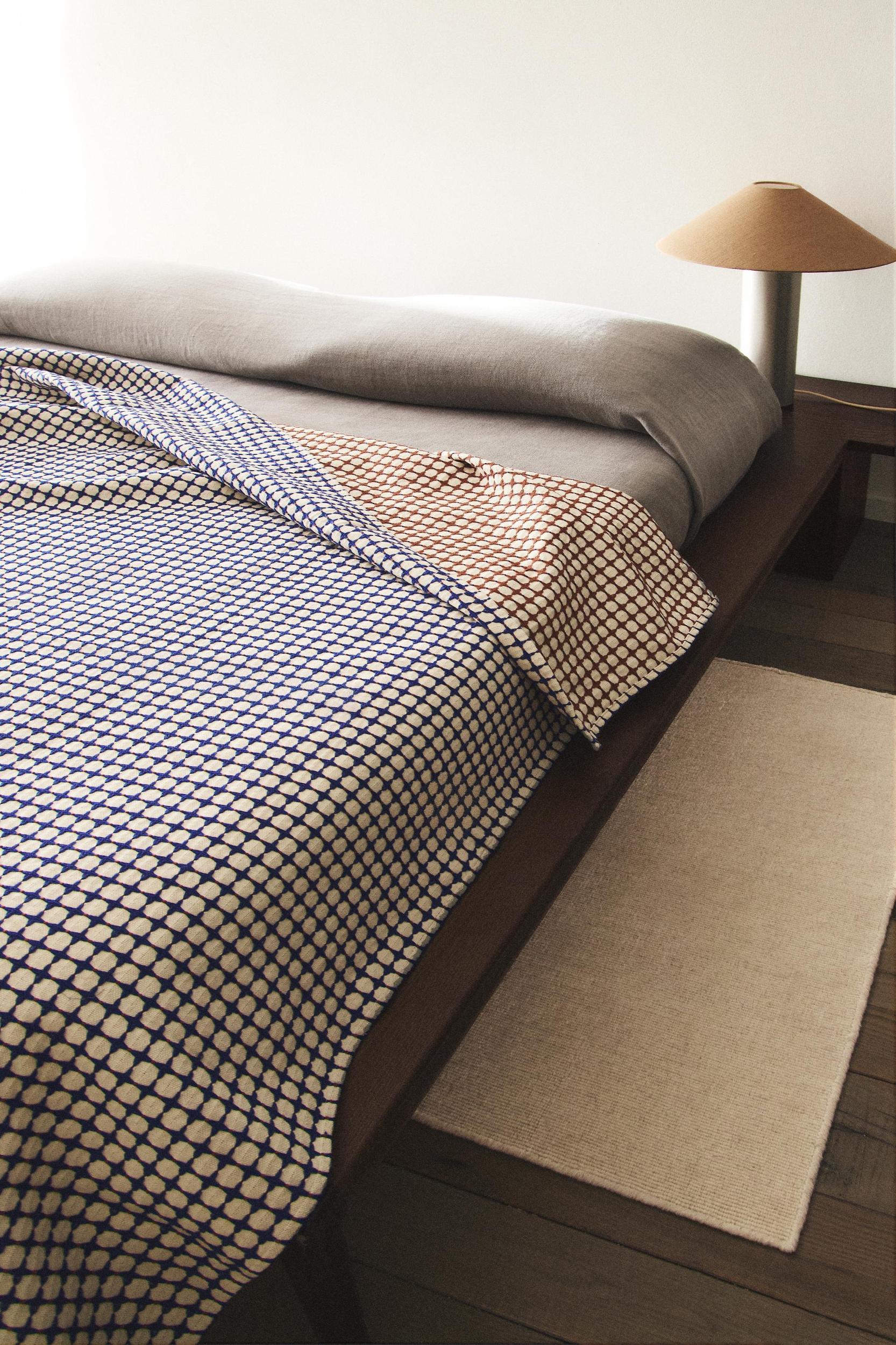 REVERSIBLE WAFFLE-KNIT COTTON BEDSPREAD X COLLAGERIE Product Image