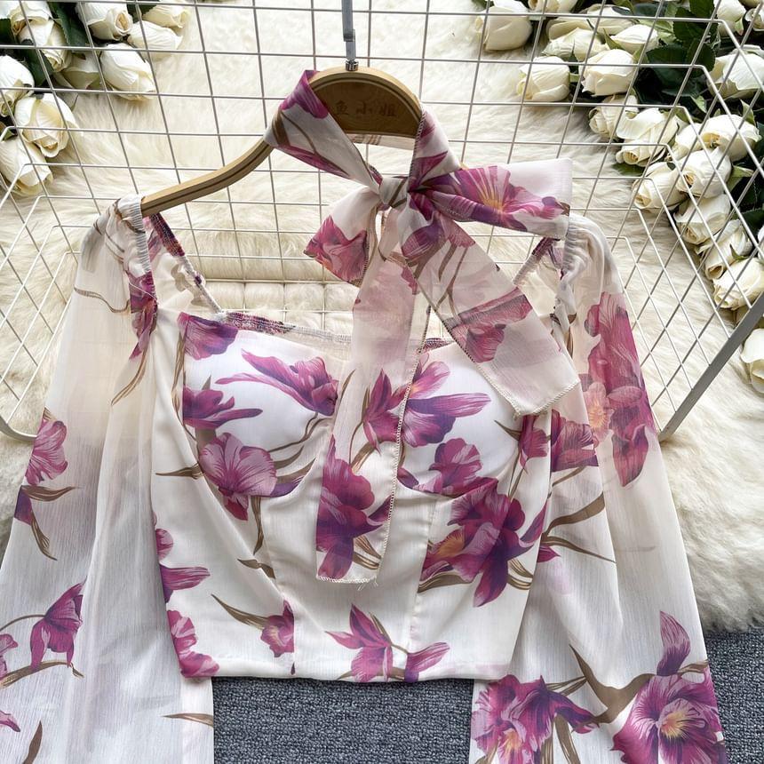 Puff-Sleeve Floral Cropped Blouse Product Image