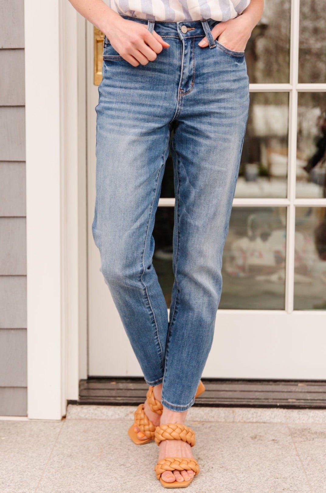 High Waist Slim Fit Jeans (Online Exclusive) Product Image