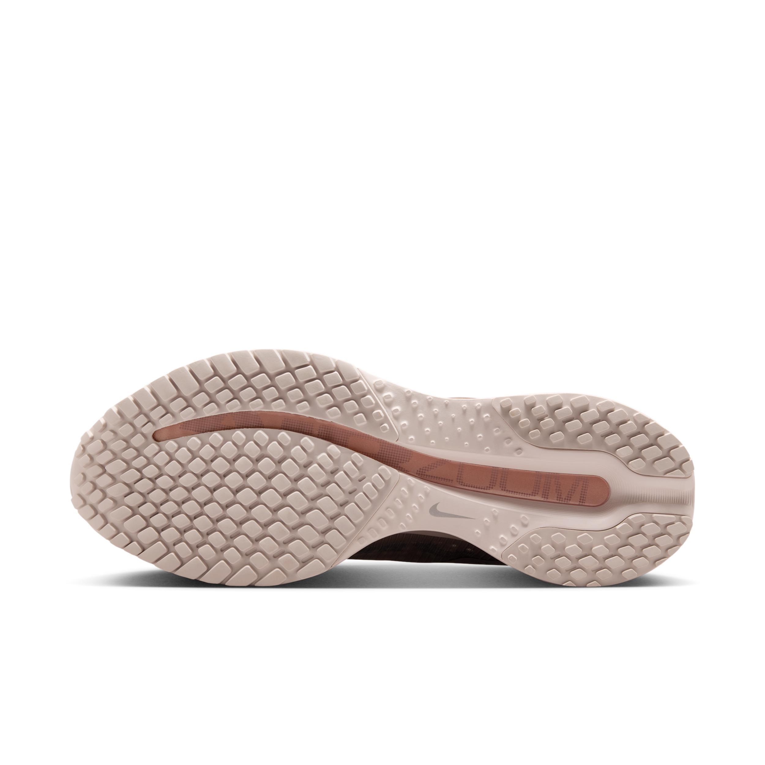 Nike Women's Pegasus Premium Road Running Shoes Product Image