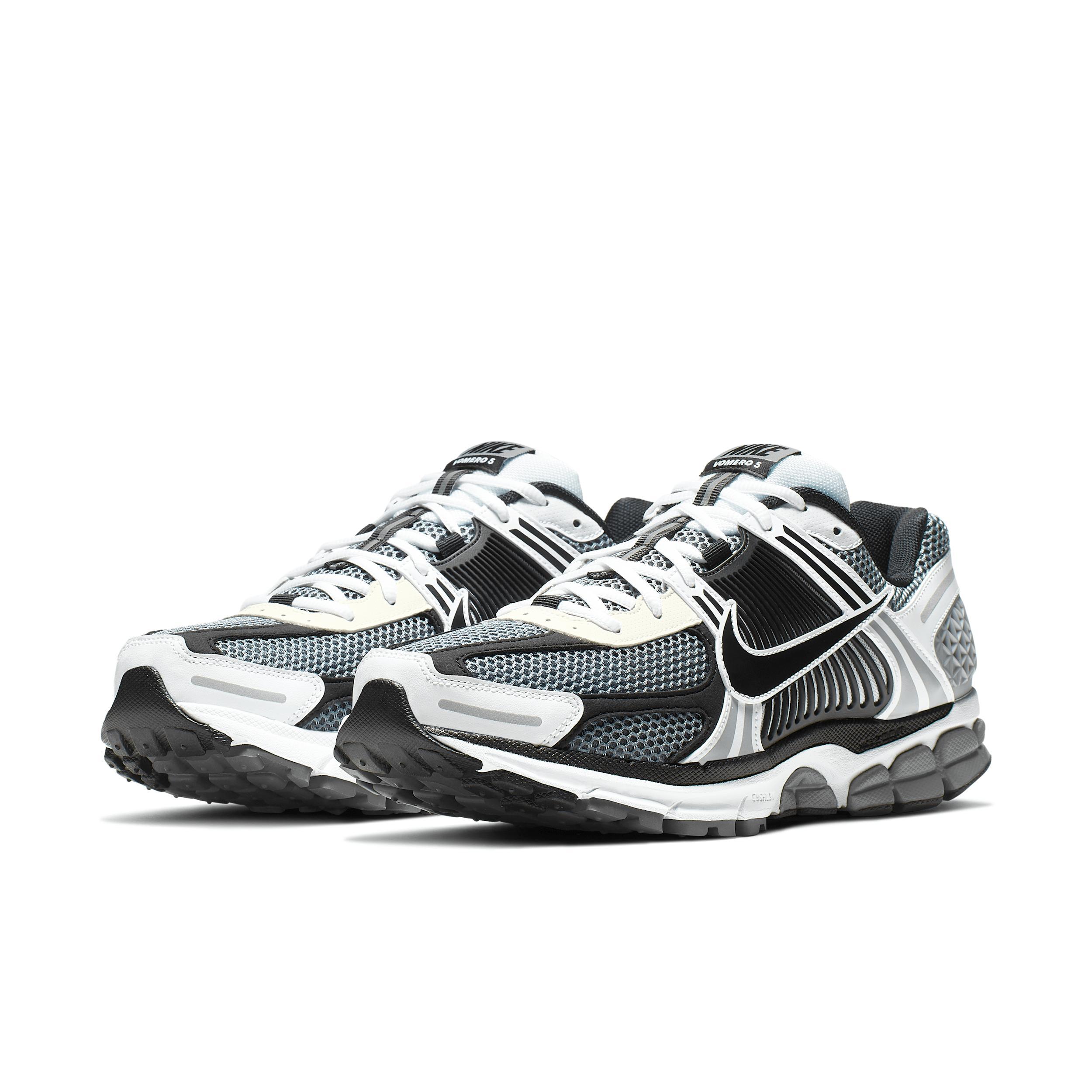 Nike Men's Zoom Vomero 5 SE SP Shoes Product Image