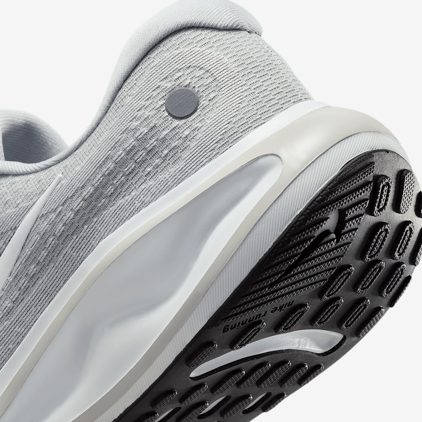 Nike Men's Journey Run Road Running Shoes Product Image