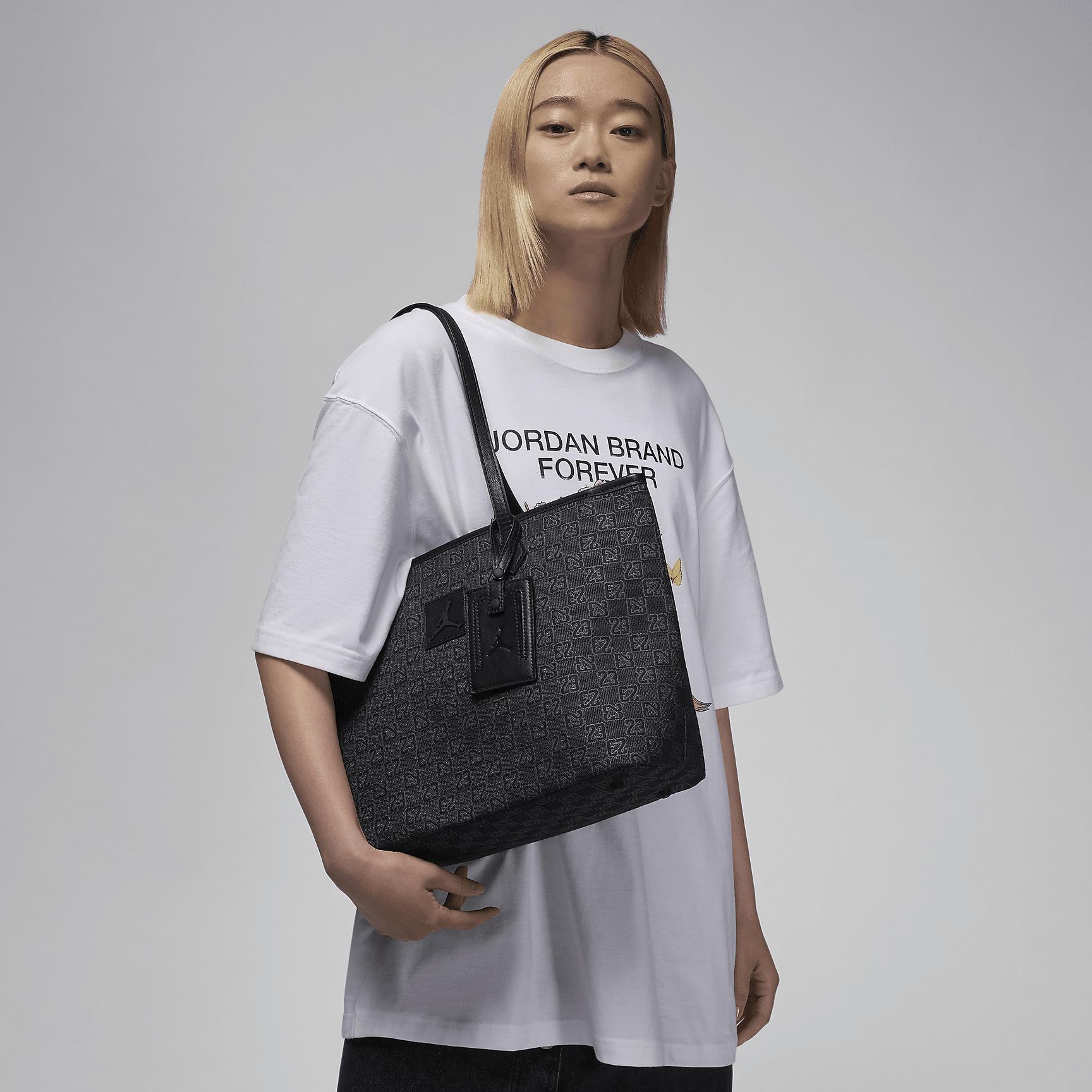 Jordan Monogram Men's Tote Bag (32L) Product Image